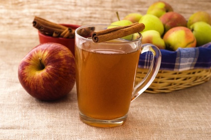 A deliciously healthy cardamom apple cider