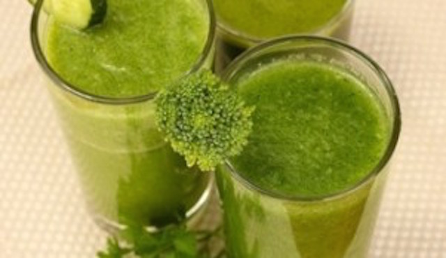 Cancer-preventing broccoli smoothie recipe
