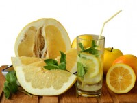 Iced apple lemonade for a slimmer summer body