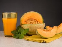 Cantaloupe and carrot Halloween juice