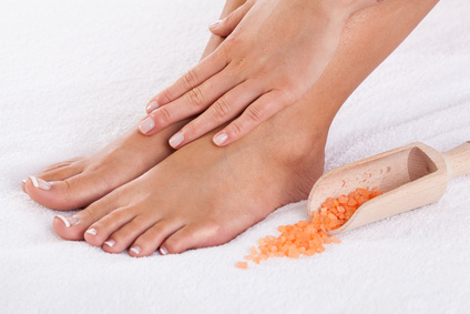 Himalayan salt and mint foot scrub