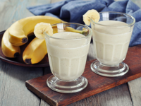 Banana date smoothie