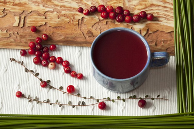 Cranberry ginger holiday tea