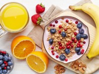 Eating breakfast reduces food cravings