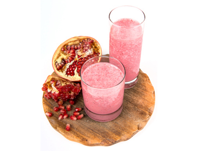 Valentine’s Day pomegranate smoothie