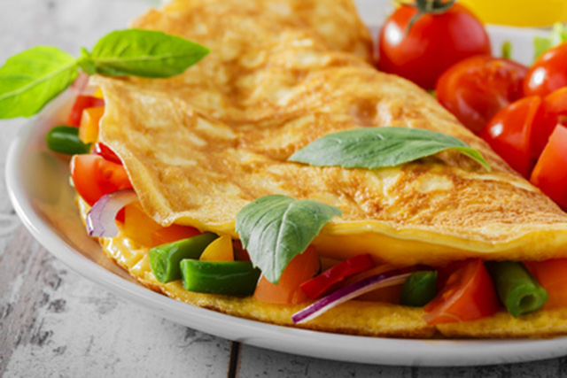 Eating eggs with vegetables increases nutrient absorption