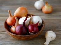 Onions may improve blood sugar and cholesterol