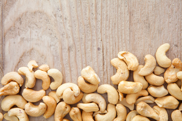 10 reasons to eat cashews
