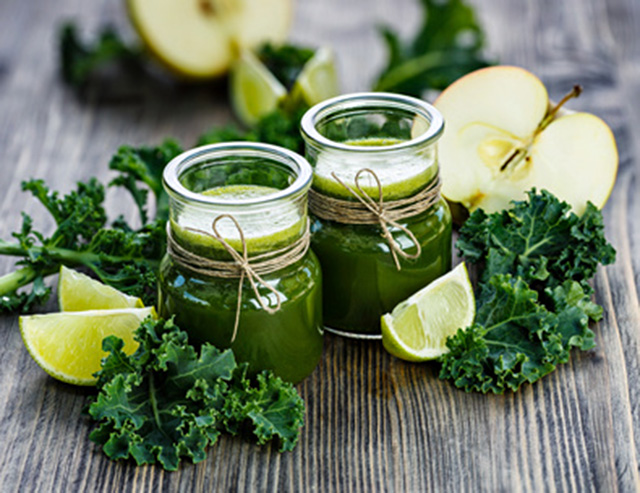 Detoxifying lime mint smoothie