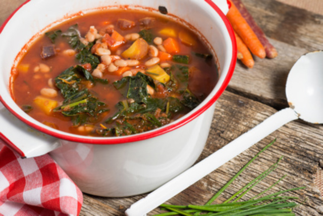 Healing kale and garlic soup