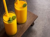 Mango turmeric anti-inflammatory smoothie