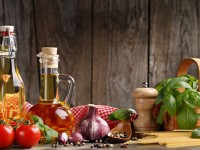 Mediterranean diet and olive oil reduce breast cancer risk