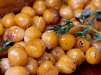 Healthy roasted chickpeas snack