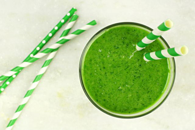 Thanksgiving detox kale coconut smoothie