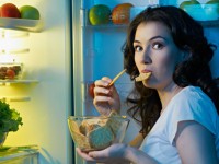 Late night eating affects memory