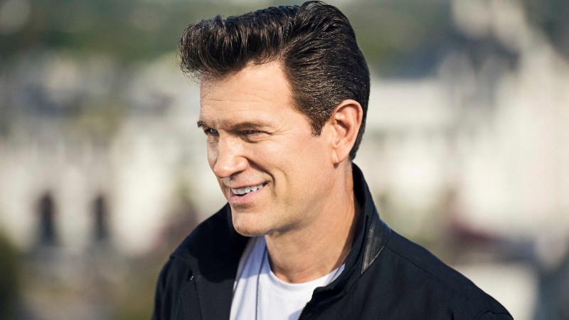 Chris Isaak