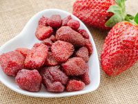 Healthy oven-dried strawberry candy