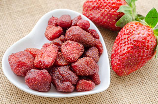 Healthy oven-dried strawberry candy