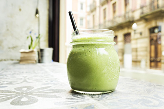 Cilantro apple morning detox juice