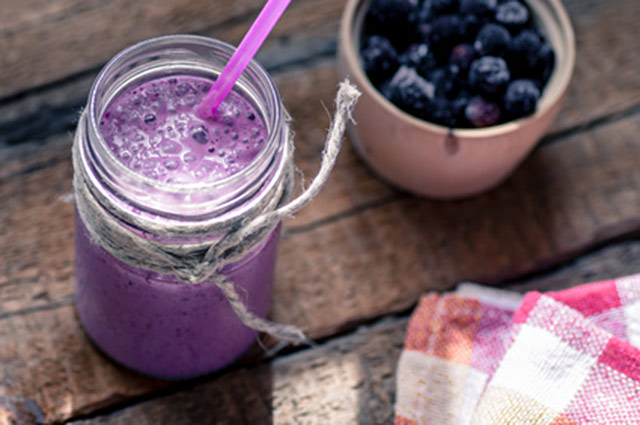 Mixed berry and banana weight loss smoothie