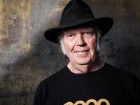 Neil Young joins Dakota Access Pipeline protestors