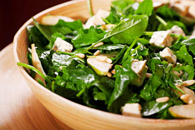 Potent anti-cancer spinach and sprout salad