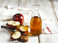 Potent apple cider vinegar holiday detox drink