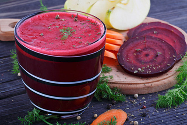 Potent blood cleansing beet carrot juice