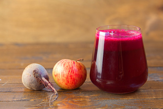 Potent heart-disease fighting beet apple juice