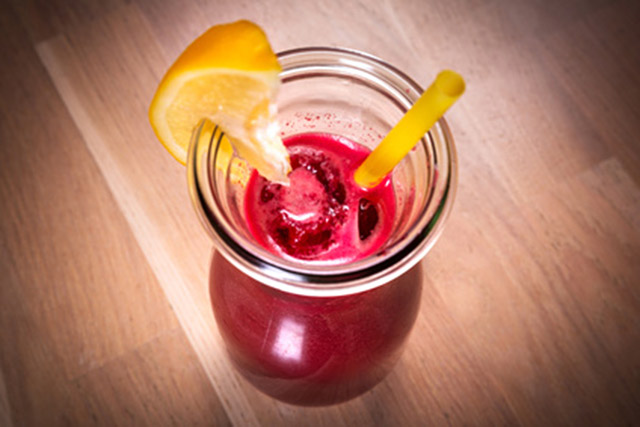 Powerful anti-inflammatory beet lemon juice