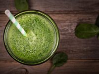 Powerful energy boosting kale and date smoothie